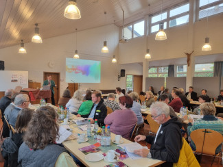 Synodale bei der Dekanatssynode 2026 im Ulmer-Saal